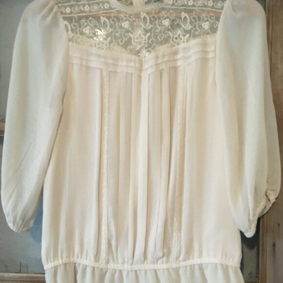 H&M Vintage romantic blouse - Picture 2 of 4